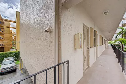 1950 W 54th St #105, Hialeah, FL 33012 - Photo 23