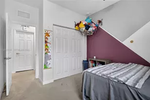 10400 W 35th Way, Hialeah, FL 33018 - Photo 25