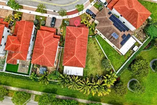 10400 W 35th Way, Hialeah, FL 33018 - Photo 3