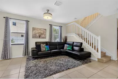 10400 W 35 Way, Hialeah, FL 33018 - Photo 9