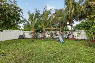 10400 W 35th Way, Hialeah, FL 33018 - Photo 37