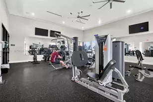 10400 W 35th Way, Hialeah, FL 33018 - Photo 45
