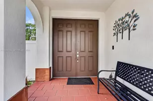 10400 W 35th Way, Hialeah, FL 33018 - Photo 3