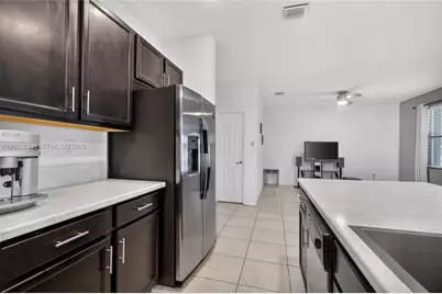 10400 W 35 Way, Hialeah, FL 33018 - Photo 15