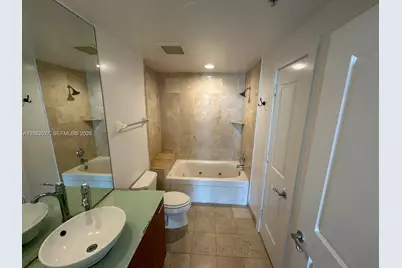 315 NE 3rd Ave #2009, Fort Lauderdale, FL 33301 - Photo 5