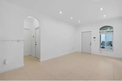 11202 NW 56th St, Doral, FL 33178 - Photo 5