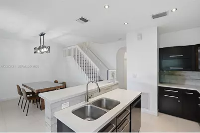 11202 NW 56th St, Doral, FL 33178 - Photo 17