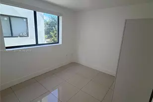 821 SW 18th Ave, Miami, FL 33135 - Photo 7