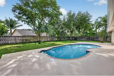 1660 NW 94th Ave, Plantation, FL 33322 - Photo 9