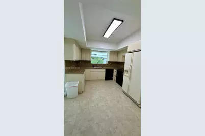 7700 SW 52nd Ct, Miami, FL 33143 - Photo 5
