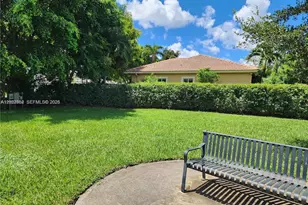 16441 NW 89th Ct, Miami Lakes, FL 33018 - Photo 33