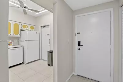 1817 S Ocean Dr #PH-19, Hallandale Beach, FL 33009 - Photo 11