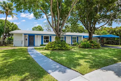 9460 Palmetto Club Ln E, Palmetto Bay, FL 33157 - Photo 1