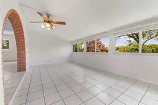 9460 Palmetto Club Ln E, Palmetto Bay, FL 33157 - Photo 3
