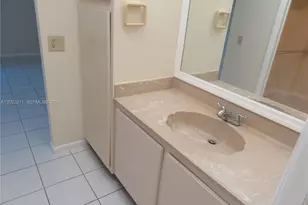 8005 SW 107th Ave, Miami, FL 33173 - Photo 7