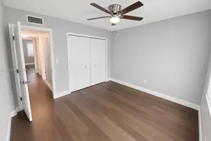 1635 W 44th Pl, Hialeah, FL 33012 - Photo 9