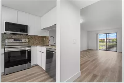 10130 Sunrise Lakes Blvd #210, Sunrise, FL 33322 - Photo 3