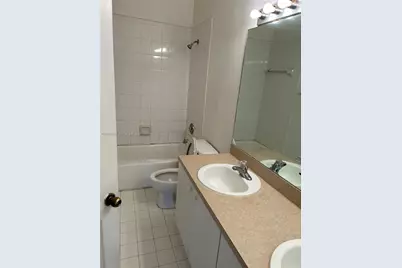 4513 Woodland Cir #4513, Tamarac, FL 33319 - Photo 9