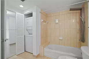 1750 N Bayshore Dr, Miami, FL 33132 - Photo 11