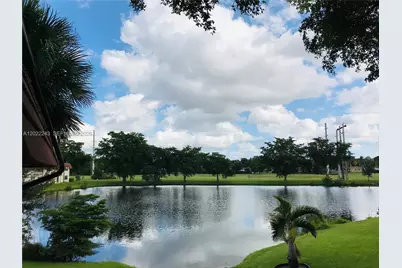 565 NW 100th Pl #203, Pembroke Pines, FL 33024 - Photo 1