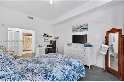 31 SE 5th St #203, Miami, FL 33131 - Photo 23