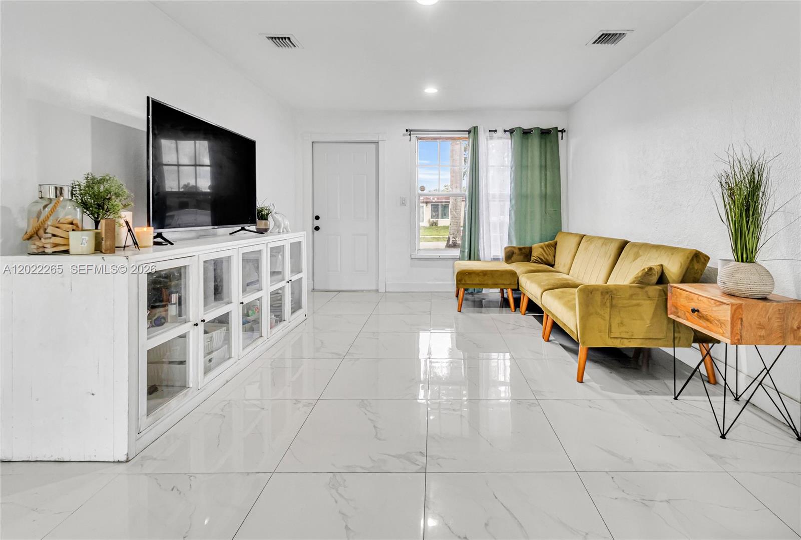 5630 SW 37 Ct main architectural view