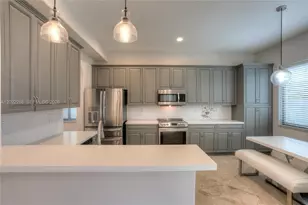 18355 NW 89th Ave, Hialeah, FL 33018 - Photo 5