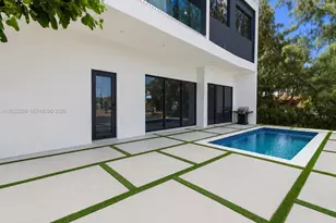 201 NW 14th Way, Dania Beach, FL 33004 - Photo 11