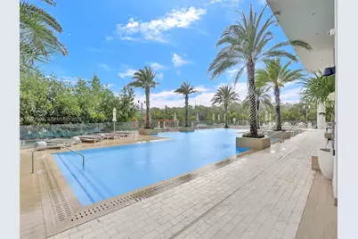 16385 N Biscayne Blvd #403, North Miami Beach, FL 33160 - Photo 1