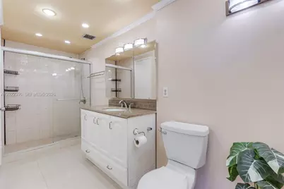 4330 Hillcrest Dr #506, Hollywood, FL 33021 - Photo 17
