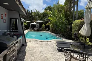 9999 SW 21st St, Miami, FL 33165 - Photo 13