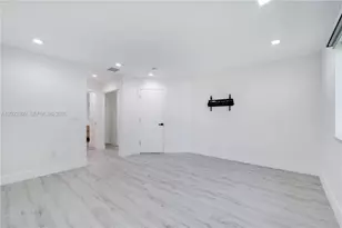 11583 NW 69th Terrace, Doral, FL 33178 - Photo 23
