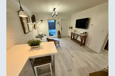 1121 SW 7th St #1, Miami, FL 33130 - Photo 5