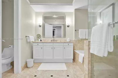 1435 Brickell Ave #3210, Miami, FL 33131 - Photo 15