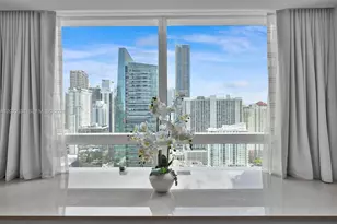 1435 Brickell Ave, Miami, FL 33131 - Photo 13