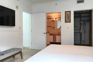 110 Washington Ave, Miami Beach, FL 33139 - Photo 17