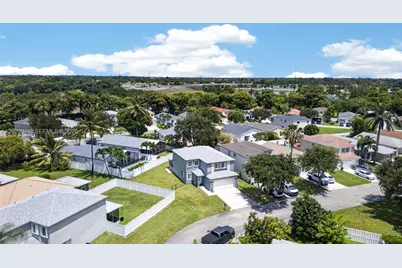 1235 SW 46th Ter, Deerfield Beach, FL 33442 - Photo 3