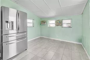 1021 NW 23rd Rd, Fort Lauderdale, FL 33311 - Photo 9