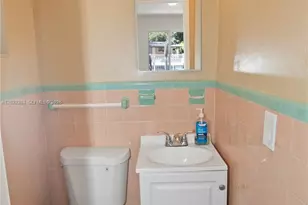 1075 NW 127th St, North Miami, FL 33168 - Photo 13