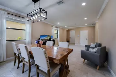 589 W 34th Ter, Homestead, FL 33033 - Photo 15