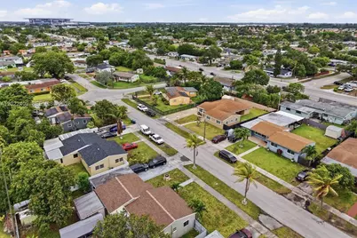 1081 NW 198th St, Miami Gardens, FL 33169 - Photo 23