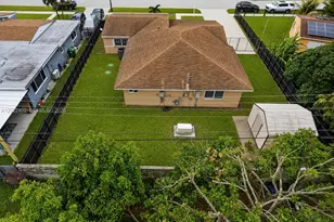 1081 NW 198th St, Miami Gardens, FL 33169 - Photo 21