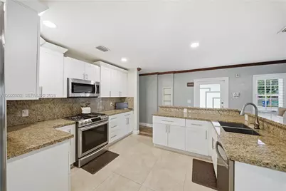 1081 NW 198th St, Miami Gardens, FL 33169 - Photo 9