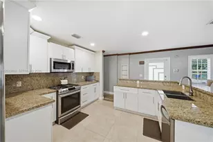 1081 NW 198th St, Miami Gardens, FL 33169 - Photo 9