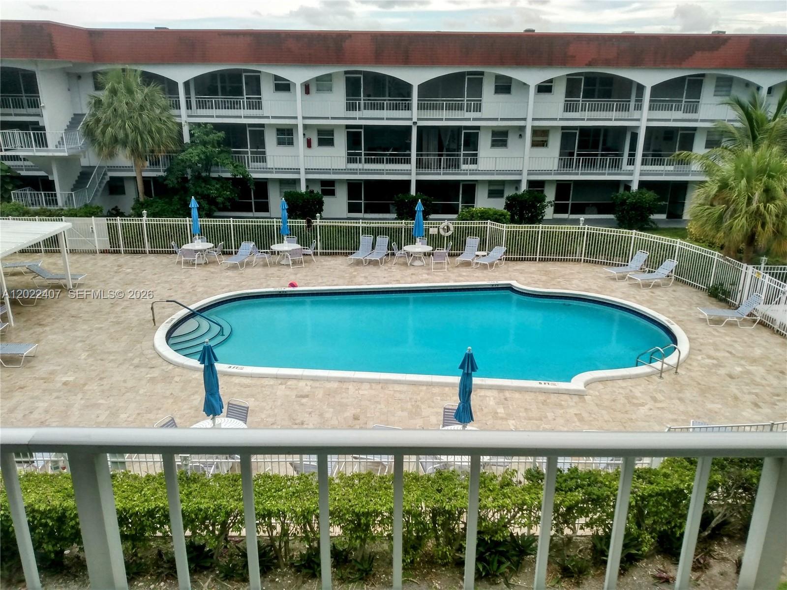 581 Blue Heron Dr #315-B main architectural view