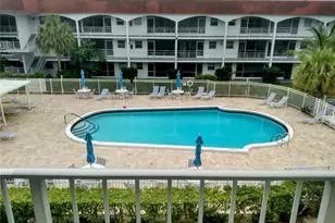 581 Blue Heron Dr, Hallandale Beach, FL 33009 - Photo 1