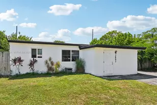 2897 NE 12th Ave, Pompano Beach, FL 33064 - Photo 3