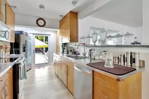 1523 Dewey St, Hollywood, FL 33020 - Photo 5