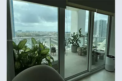 1040 Biscayne Blvd #1606, Miami, FL 33132 - Photo 15
