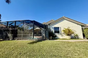 2644 Miller Ct, Weston, FL 33332 - Photo 13